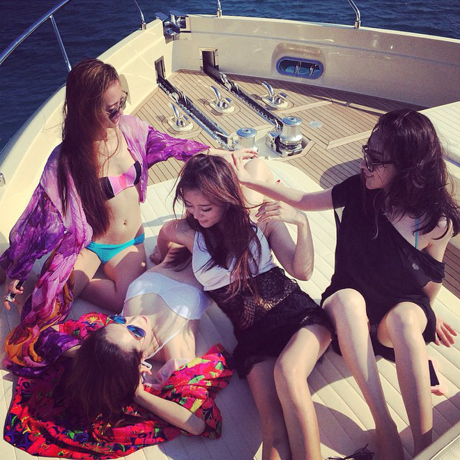 Ở Trung Quốc có hội bạn thân toàn tiểu thư trâm anh thế phiệt, xinh đẹp và tất nhiên, rất giàu có!